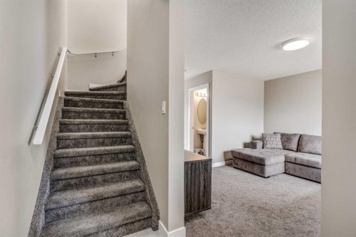 2-237 Silkstone Road West, Lethbridge, AB - Indoor Photo Showing Other Room