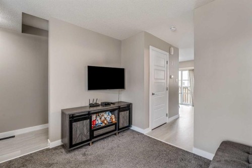 2-237 Silkstone Road West, Lethbridge, AB - Indoor