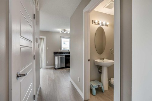 2-237 Silkstone Road West, Lethbridge, AB - Indoor