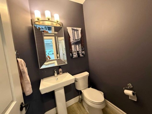 917 Canyonview Place West, Lethbridge, AB - Indoor Photo Showing Bathroom