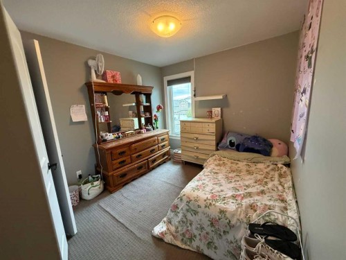 917 Canyonview Place West, Lethbridge, AB - Indoor Photo Showing Bedroom