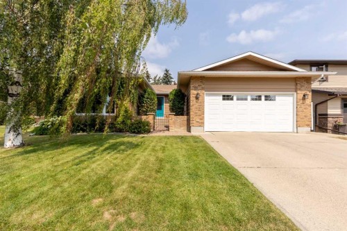 105 Kings Bay SOUTH Lethbridge, AB T1K 5E9