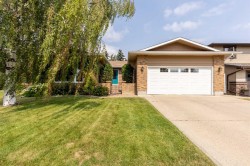 105 Kings Bay SOUTHLethbridge, AB T1K 5E9