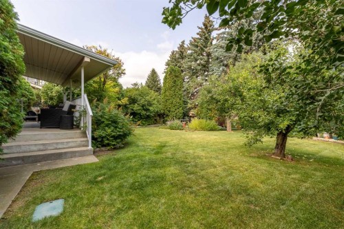 105 Kings Bay South, Lethbridge, AB - Outdoor