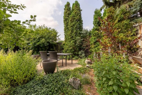 105 Kings Bay South, Lethbridge, AB - Outdoor