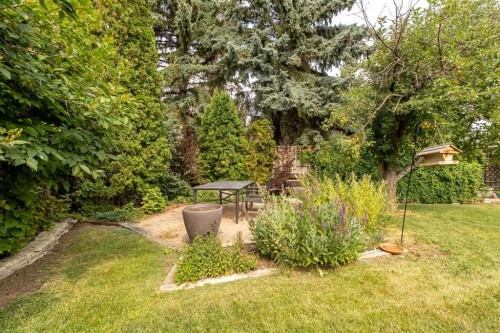 105 Kings Bay South, Lethbridge, AB - Outdoor