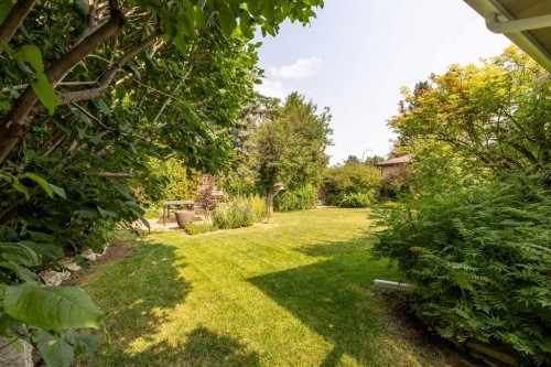 105 Kings Bay South, Lethbridge, AB - Outdoor