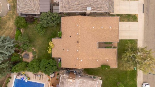 105 Kings Bay South, Lethbridge, AB - Outdoor