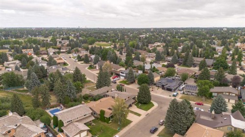 105 Kings Bay South, Lethbridge, AB - Outdoor With View