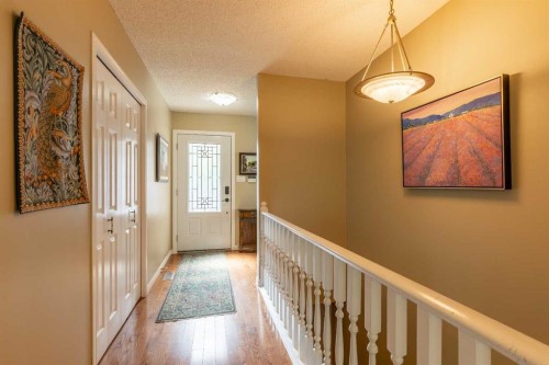 105 Kings Bay South, Lethbridge, AB - Indoor Photo Showing Other Room