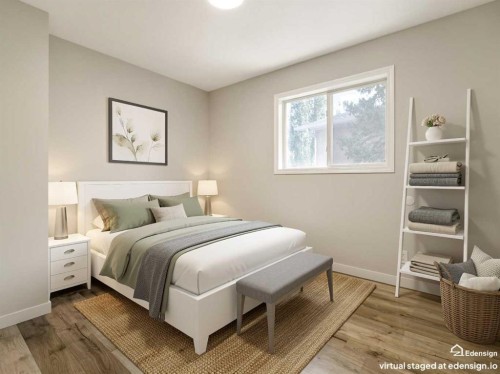 204 Mt Rundle Road West, Lethbridge, AB - Indoor Photo Showing Bedroom