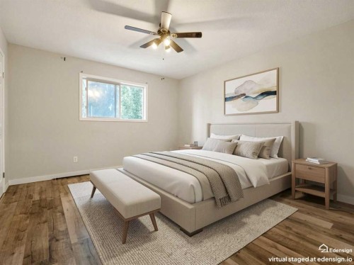 204 Mt Rundle Road West, Lethbridge, AB - Indoor Photo Showing Bedroom