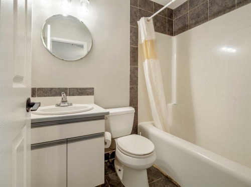 204 Mt Rundle Road West, Lethbridge, AB - Indoor Photo Showing Bathroom
