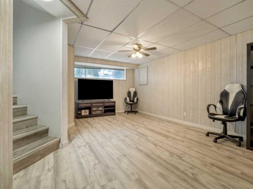 204 Mt Rundle Road West, Lethbridge, AB - Indoor