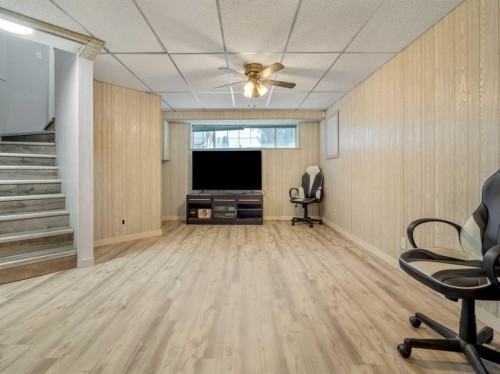 204 Mt Rundle Road West, Lethbridge, AB - Indoor