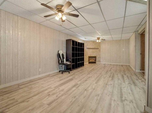 204 Mt Rundle Road West, Lethbridge, AB - Indoor Photo Showing Other Room
