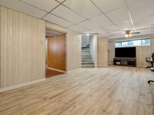 204 Mt Rundle Road West, Lethbridge, AB - Indoor