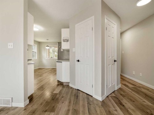 204 Mt Rundle Road West, Lethbridge, AB - Indoor Photo Showing Other Room