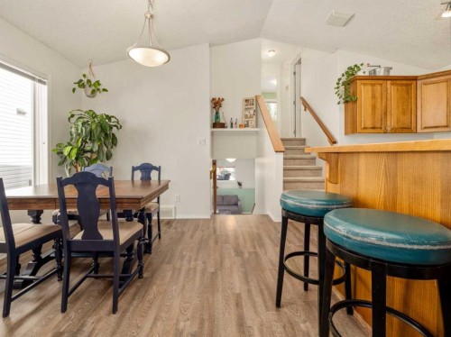 159 Aberdeen Road West, Lethbridge, AB - Indoor Photo Showing Dining Room