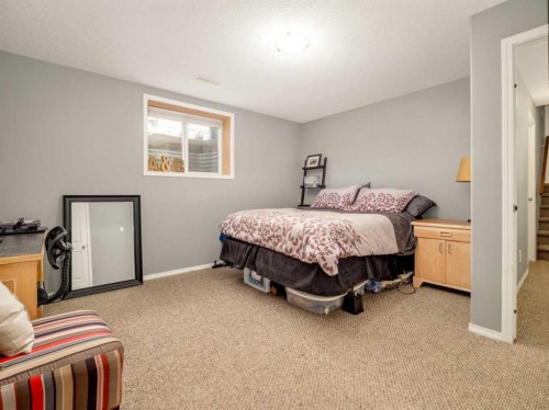 159 Aberdeen Road West, Lethbridge, AB - Indoor Photo Showing Bedroom