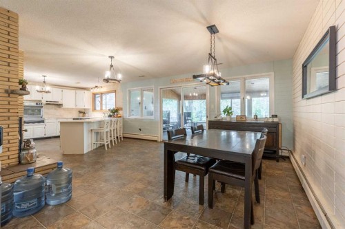 54032 Rr 20-2, Raymond, AB - Indoor Photo Showing Dining Room