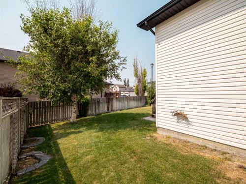 95 Heritage Point West, Lethbridge, AB - Outdoor