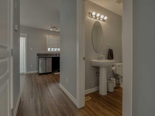 9-241 Silkstone Road West, Lethbridge, AB - Indoor