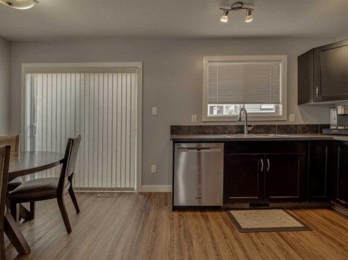 9-241 Silkstone Road West, Lethbridge, AB - Indoor