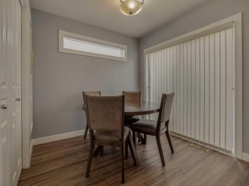 9-241 Silkstone Road West, Lethbridge, AB - Indoor Photo Showing Dining Room