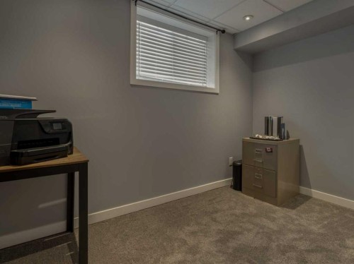 9-241 Silkstone Road West, Lethbridge, AB - Indoor