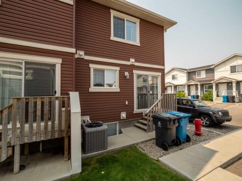 9-241 Silkstone Road West, Lethbridge, AB - Outdoor With Exterior