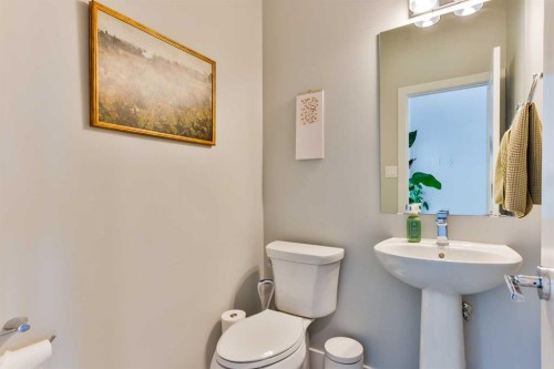 1222 Pacific Circle West, Lethbridge, AB - Indoor Photo Showing Bathroom