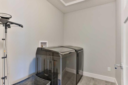 1222 Pacific Circle West, Lethbridge, AB - Indoor
