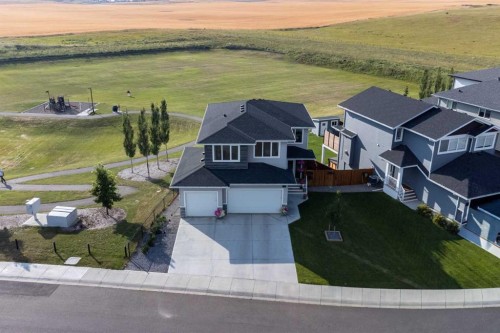 1222 Pacific Circle West, Lethbridge, AB - Outdoor