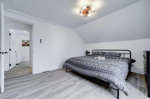 201 5 Street, Cowley, AB - Indoor Photo Showing Bedroom