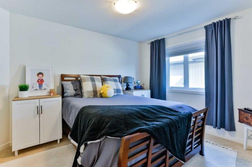 154 Lasalle Terrace West, Lethbridge, AB - Indoor Photo Showing Bedroom