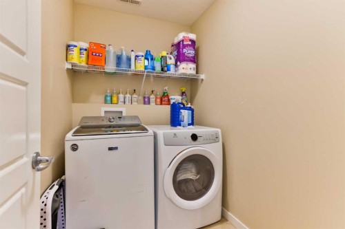 154 Lasalle Terrace West, Lethbridge, AB - Indoor Photo Showing Laundry Room
