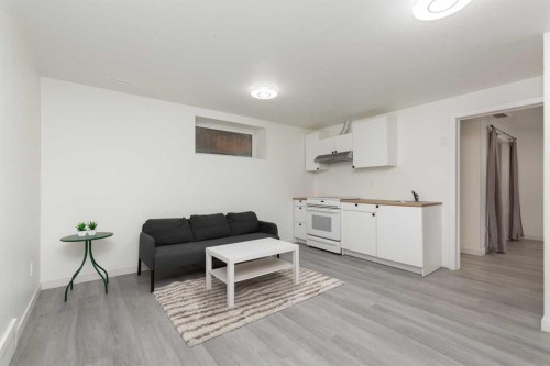 417 Moonlight Way West, Lethbridge, AB - Indoor