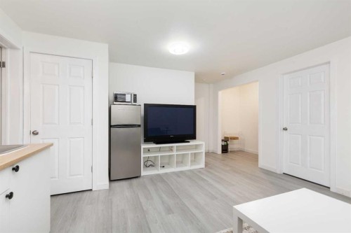 417 Moonlight Way West, Lethbridge, AB - Indoor