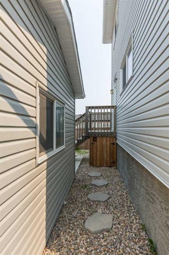 417 Moonlight Way West, Lethbridge, AB - Outdoor With Exterior