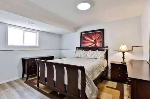 52 Ermineview Way North, Lethbridge, AB - Indoor Photo Showing Bedroom