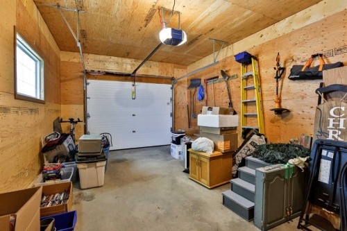 52 Ermineview Way North, Lethbridge, AB - Indoor Photo Showing Garage
