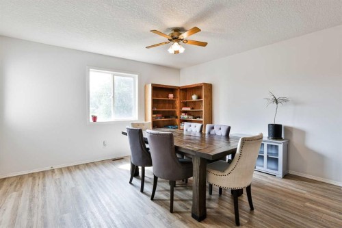 52 Ermineview Way North, Lethbridge, AB - Indoor Photo Showing Dining Room