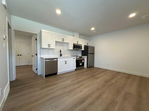 8305 18 Avenue, Coleman, AB - Indoor Photo Showing Kitchen