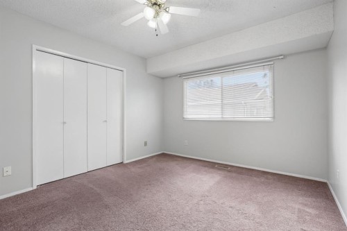 68 Dakota Road West, Lethbridge, AB - Indoor Photo Showing Other Room