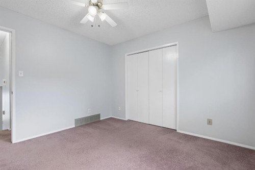 68 Dakota Road West, Lethbridge, AB - Indoor Photo Showing Other Room
