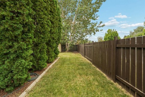 68 Dakota Road West, Lethbridge, AB - Outdoor