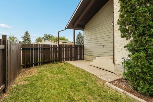 68 Dakota Road West, Lethbridge, AB - Outdoor With Exterior