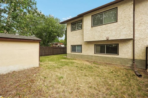 68 Dakota Road West, Lethbridge, AB - Outdoor With Exterior