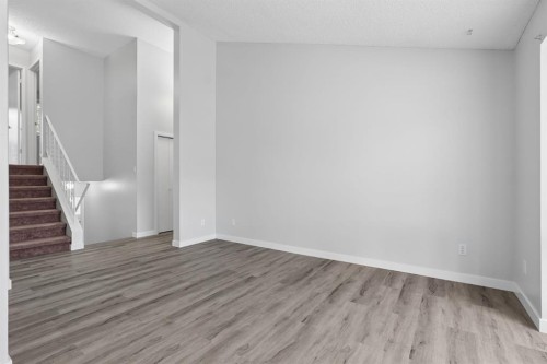 68 Dakota Road West, Lethbridge, AB - Indoor Photo Showing Other Room